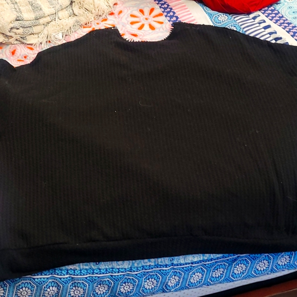 Cute, only worn once, black long sleeve